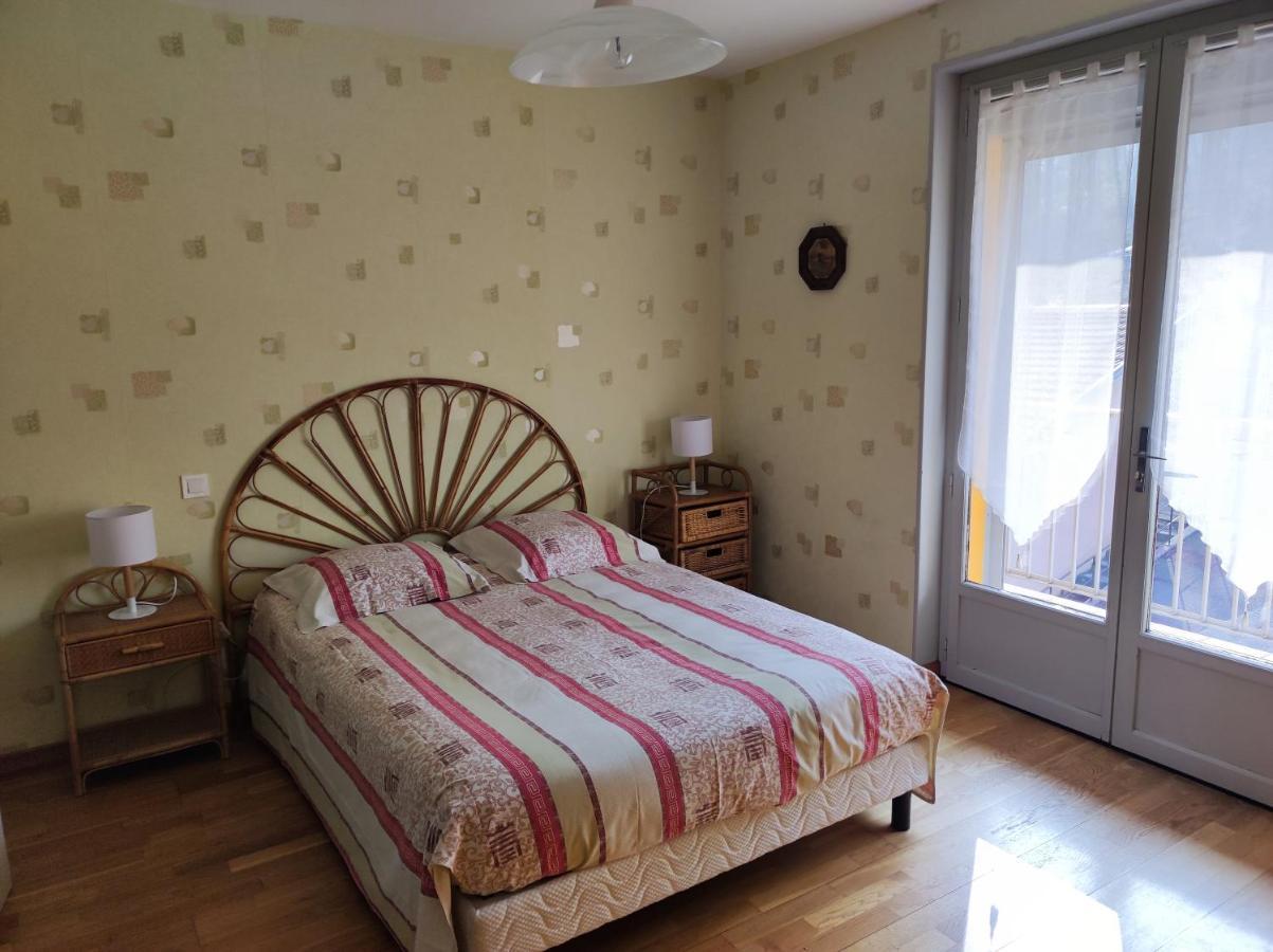 Residence L'Alexandra 2 Etoiles Бурбон-ле-Ба Екстериор снимка
