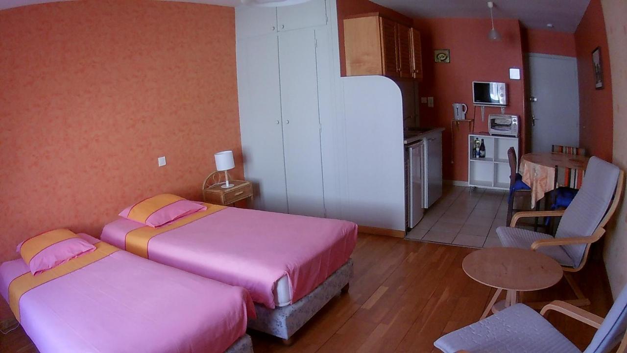 Residence L'Alexandra 2 Etoiles Бурбон-ле-Ба Екстериор снимка